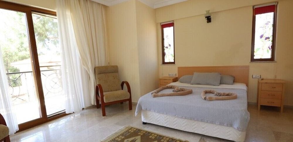 undefined Villa AX12 by JoyLettings 6