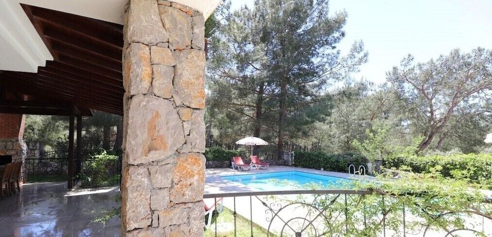 undefined Villa AX12 by JoyLettings 5