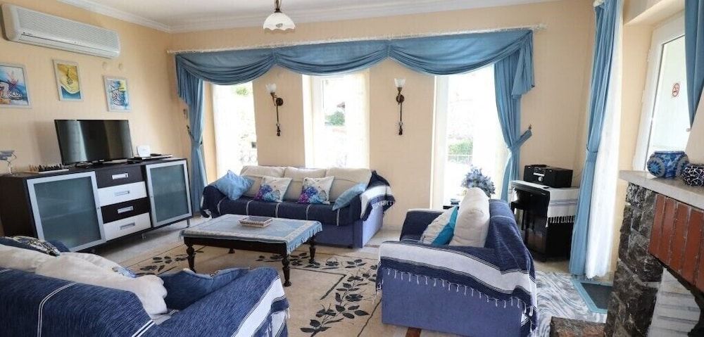 undefined Villa FT07 by JoyLettings 4