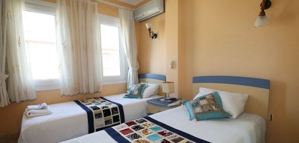 undefined Villa FT07 by JoyLettings 3