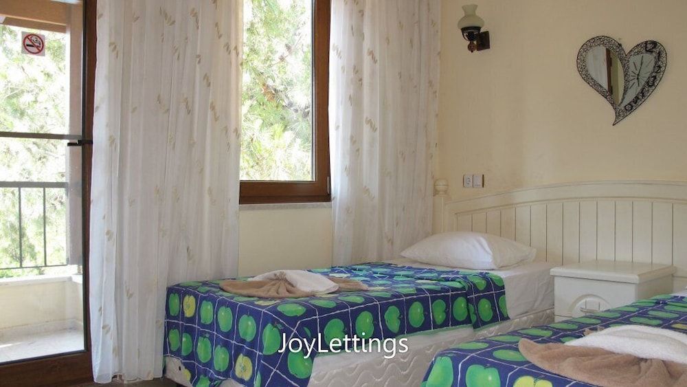 undefined Villa AX03 by JoyLettings 5