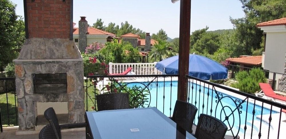 Villa AX20 by JoyLettings Villa 8