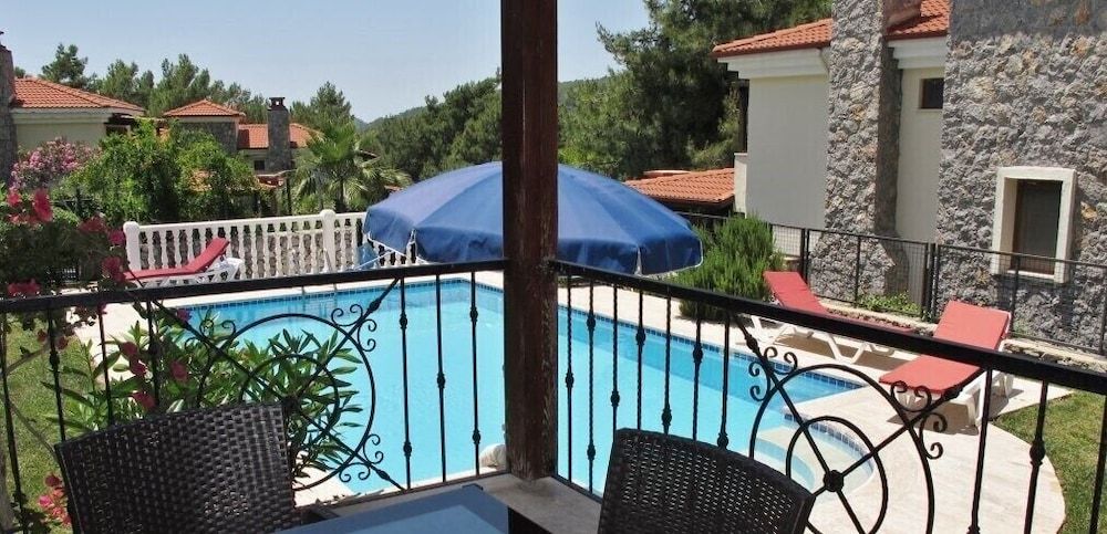 Villa AX20 by JoyLettings Villa 9