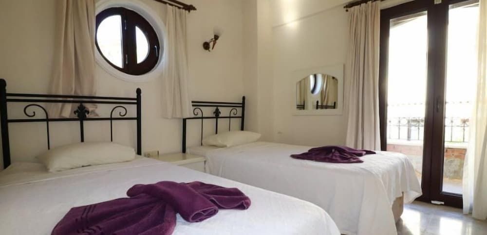 undefined Villa XT15 by JoyLettings 3