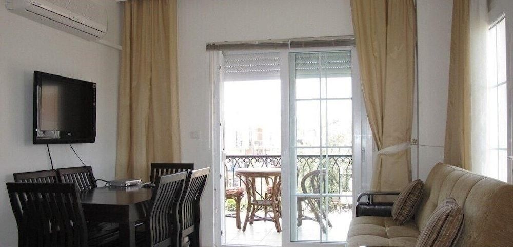 undefined Villa ALC2 by JoyLettings 9