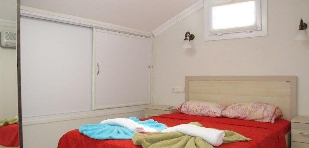 undefined Villa ALC2 by JoyLettings 6