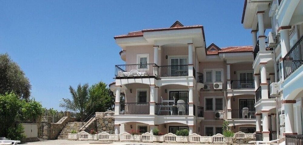 undefined Villa ALC2 by JoyLettings 2