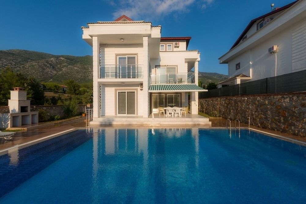 undefined Four Seasons Villa 1 2