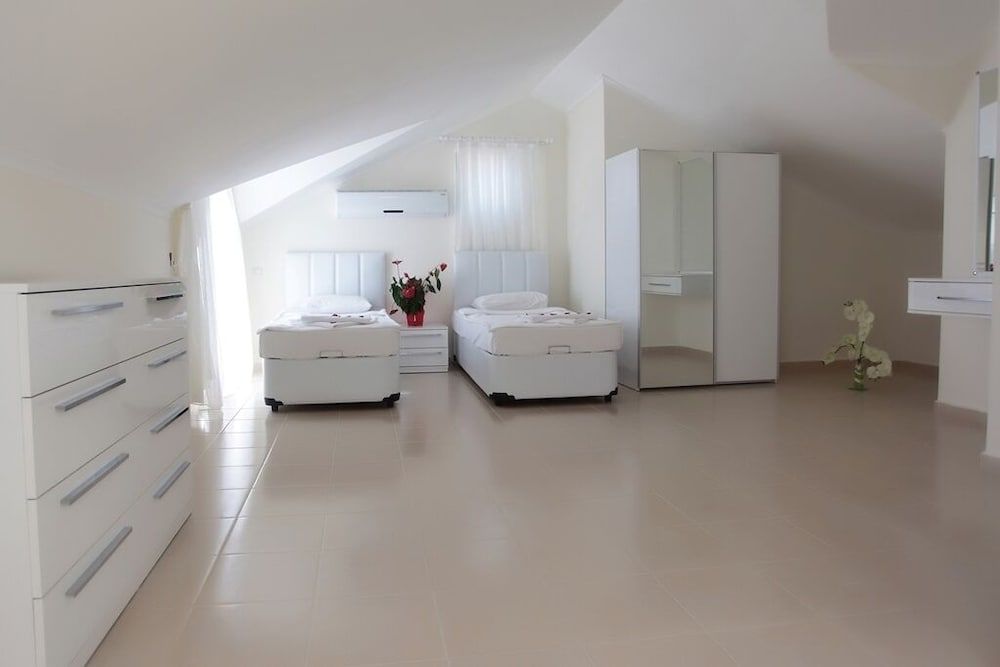 undefined Golden Heights Villa 15 8