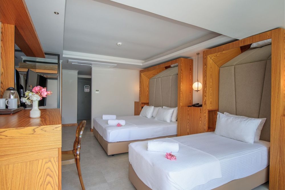 Orka World Hotel & Aqua Park Room, Pool Access