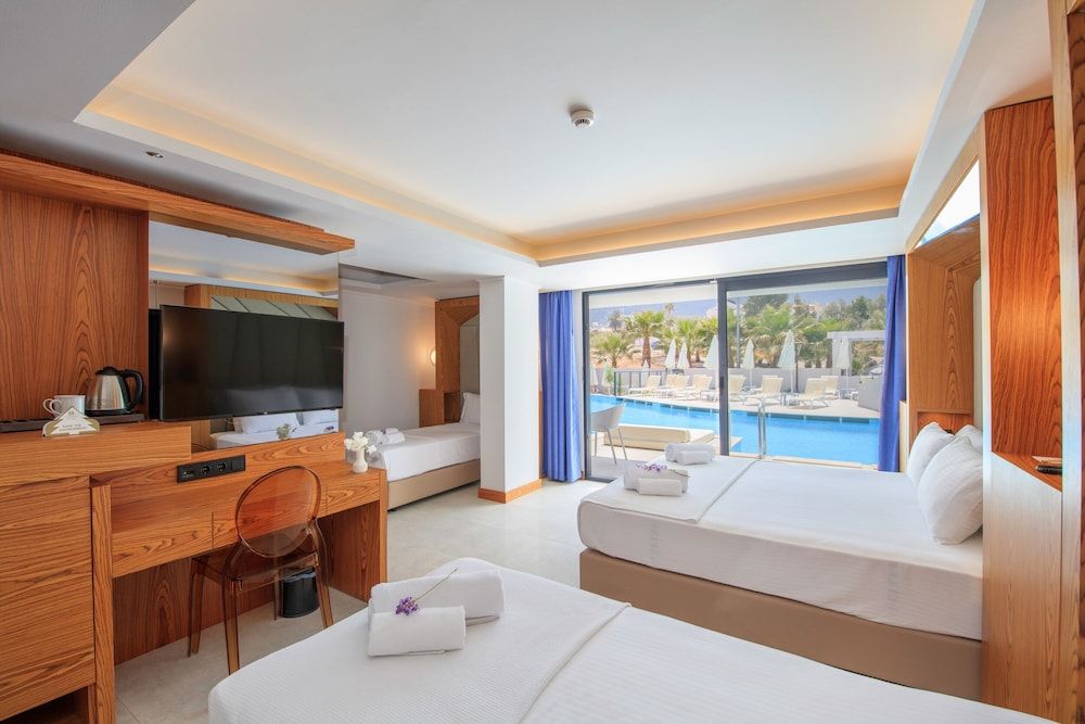 Orka World Hotel & Aqua Park Room, Pool Access 2