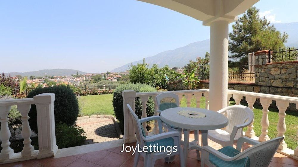 undefined Villa TH09 by JoyLettings 6