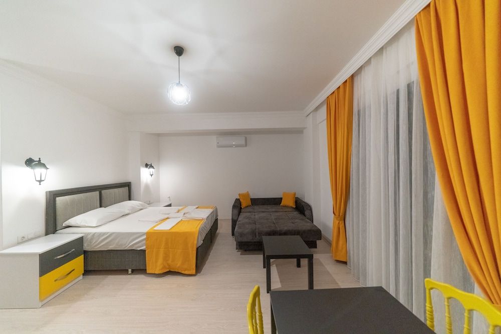 F48 Homes Superior Room, Balcony, Garden View 6