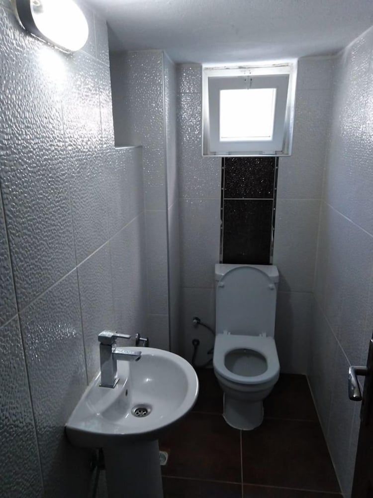 undefined Hix Garden Apart Hotel 8