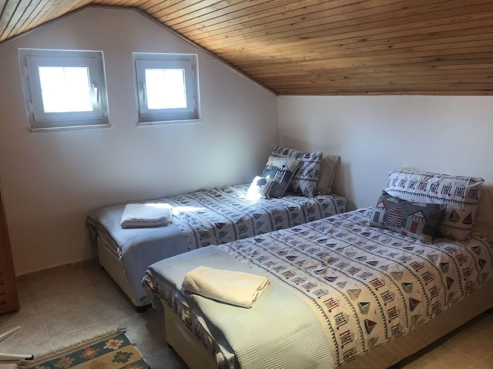 undefined Remarkable 4-bed Villa 3