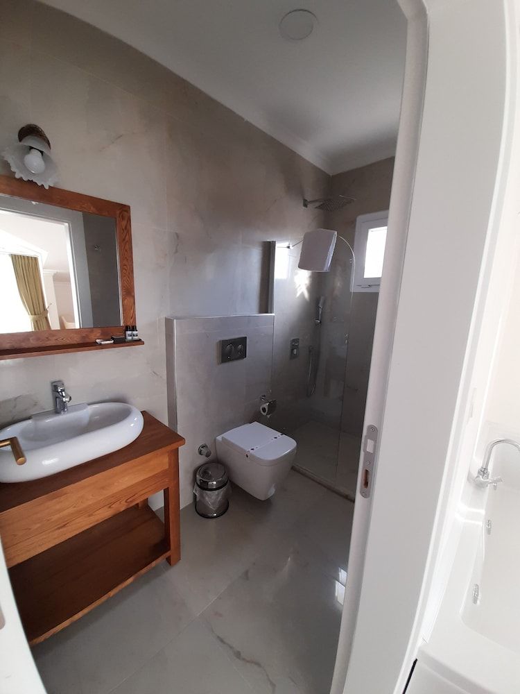 Infinity Ruby Hotel Family Room 7