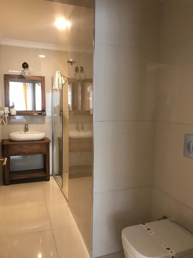 Infinity Ruby Hotel Family Room 6