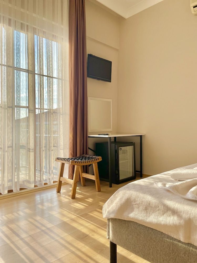 Cennet Hotel Standard Twin Room 8