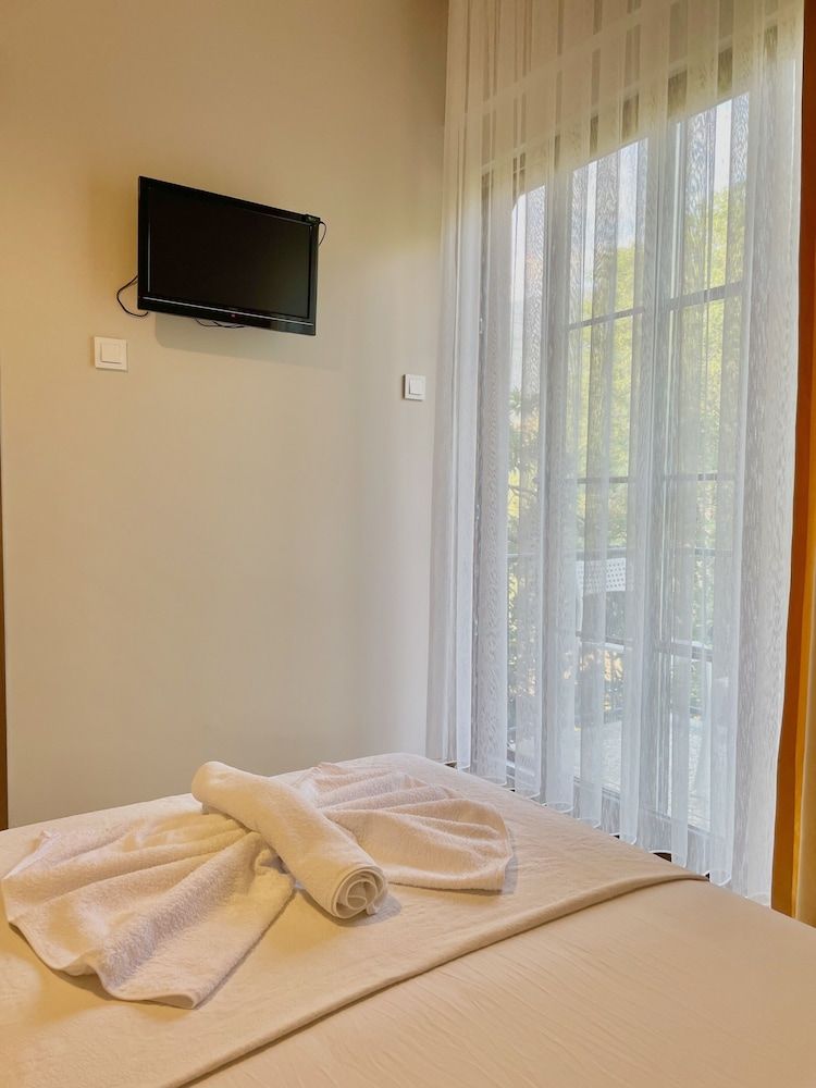 Cennet Hotel Standard Twin Room 11