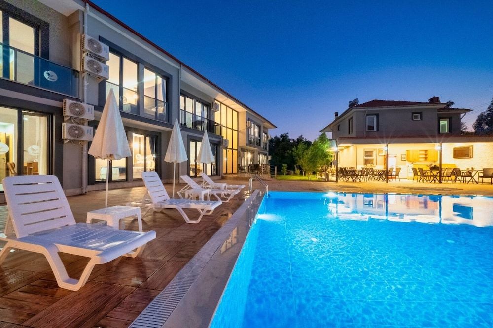 undefined The Halcyon 6