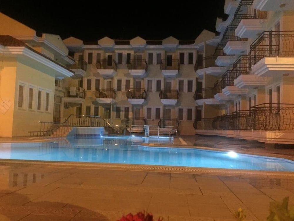 undefined Verdeport Hotel 8