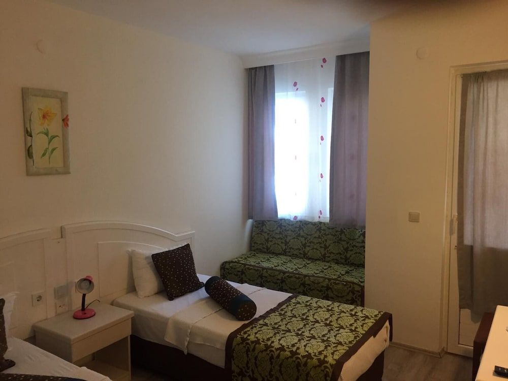 Verdeport Hotel Standard Room 3