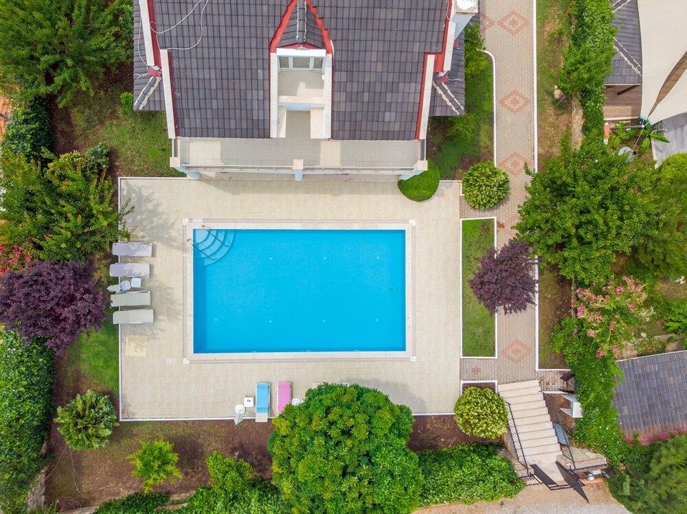 undefined Crown Villa 2 8