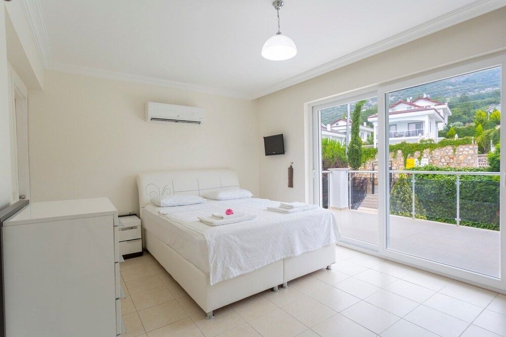 undefined Crown Villa 2 9