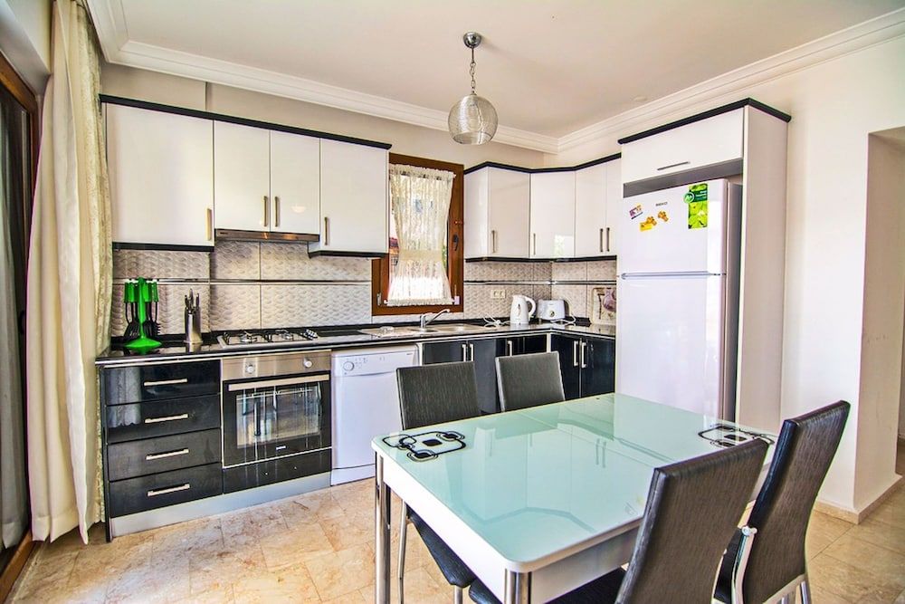 undefined Aqua Marine Apart