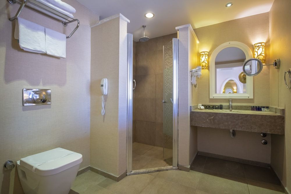 Han Deluxe Hotel Luxury Double or Twin Room 6