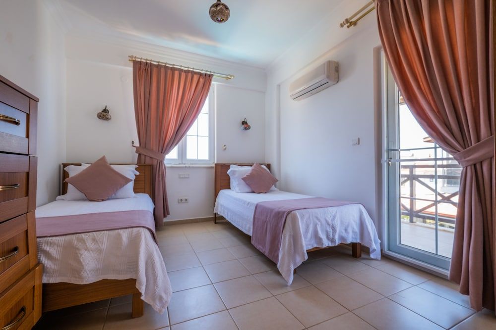 Infinity Flora Villa Luxury Villa, 4 Bedrooms 2