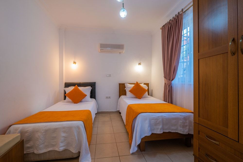 Infinity Flora Villa Luxury Villa, 4 Bedrooms 5