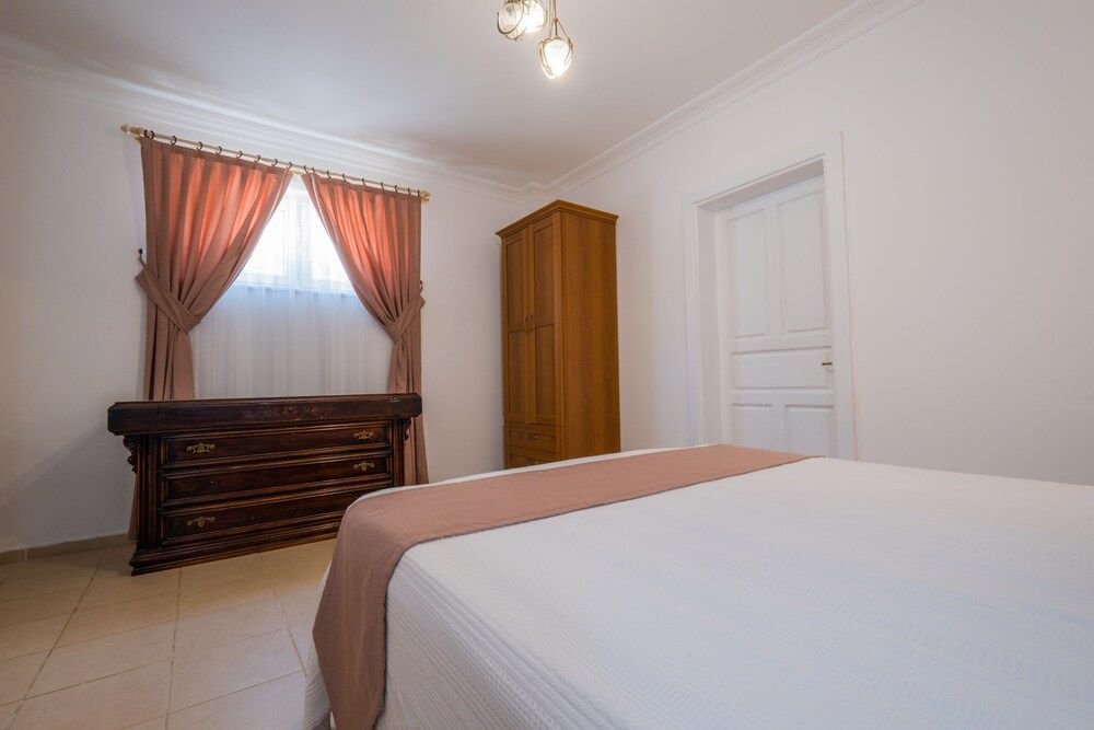 Infinity Flora Villa Luxury Villa, 4 Bedrooms 8