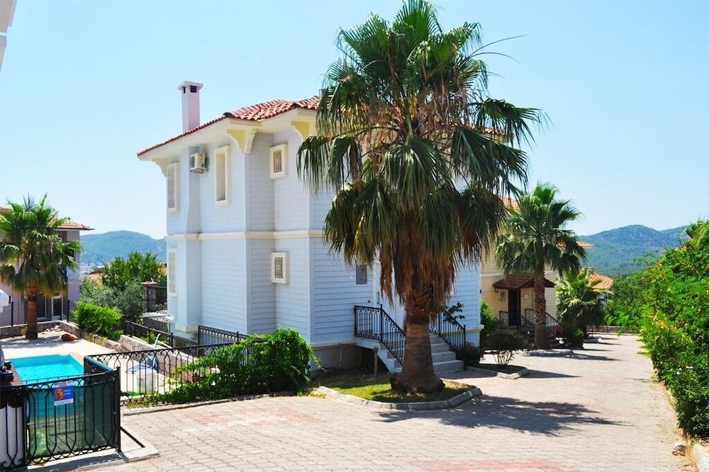 undefined Sam Villa With Private Pool 2