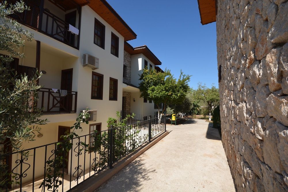 undefined Saray Hotel 4