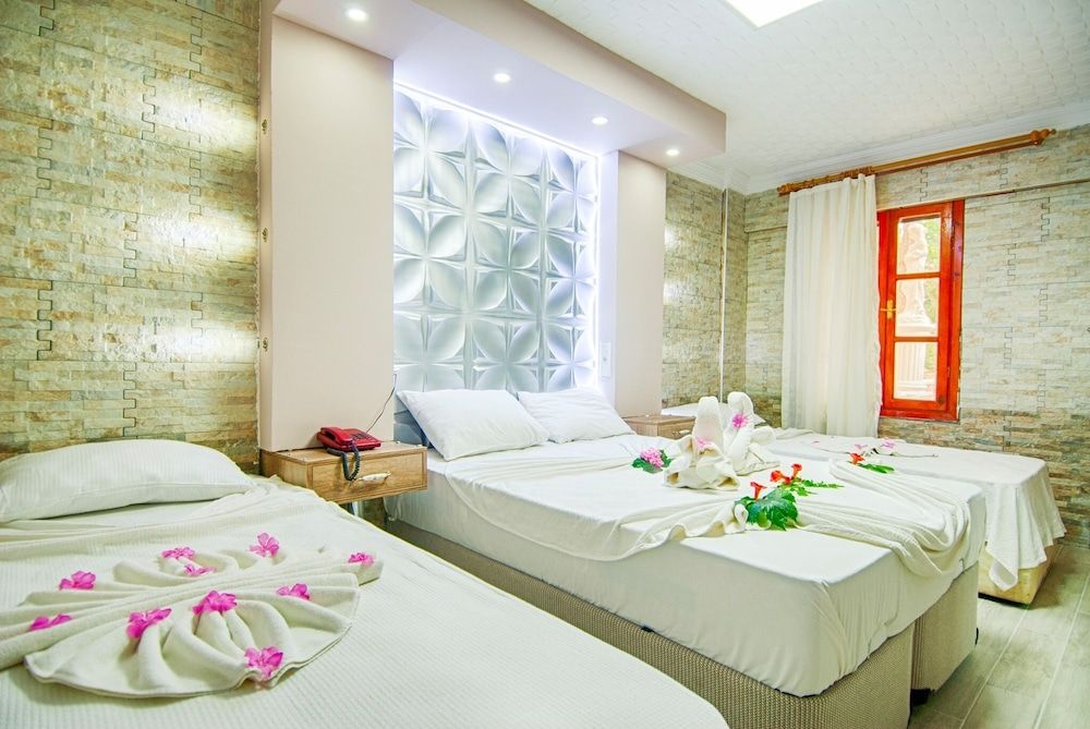 GARDEN RUYA HOTEL Honeymoon Triple Room 2