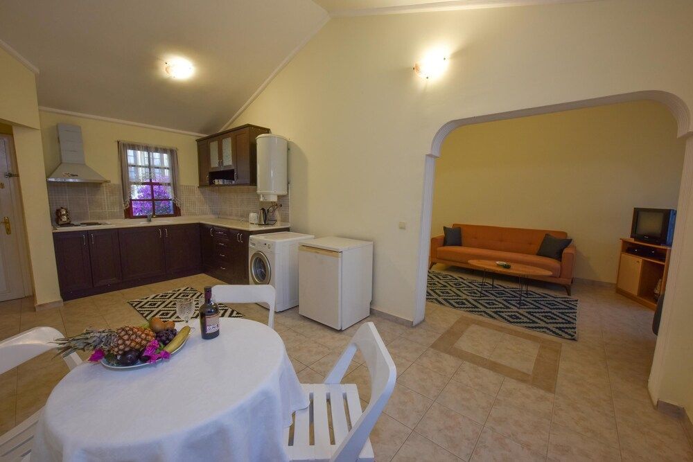 Bougainvillea Houses Family Apartment 17