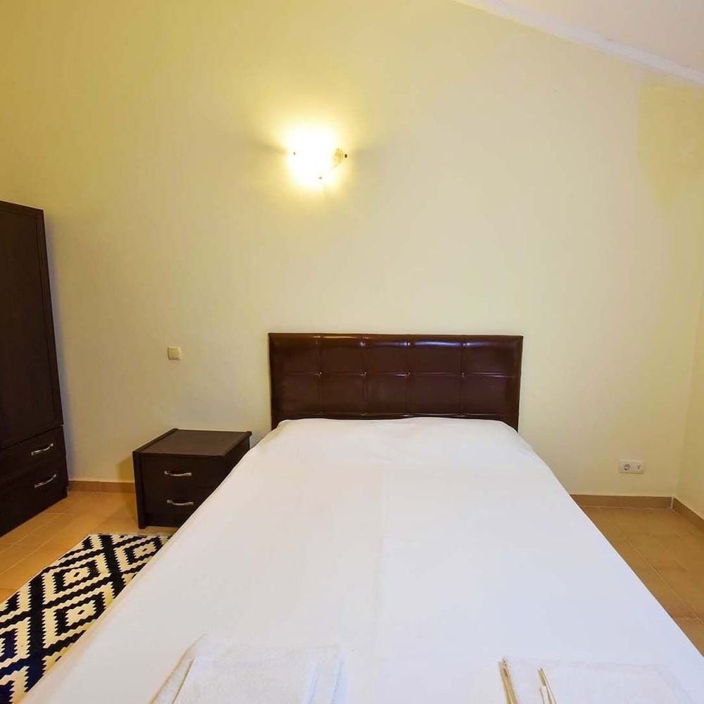 Bougainvillea Houses Family Apartment 6