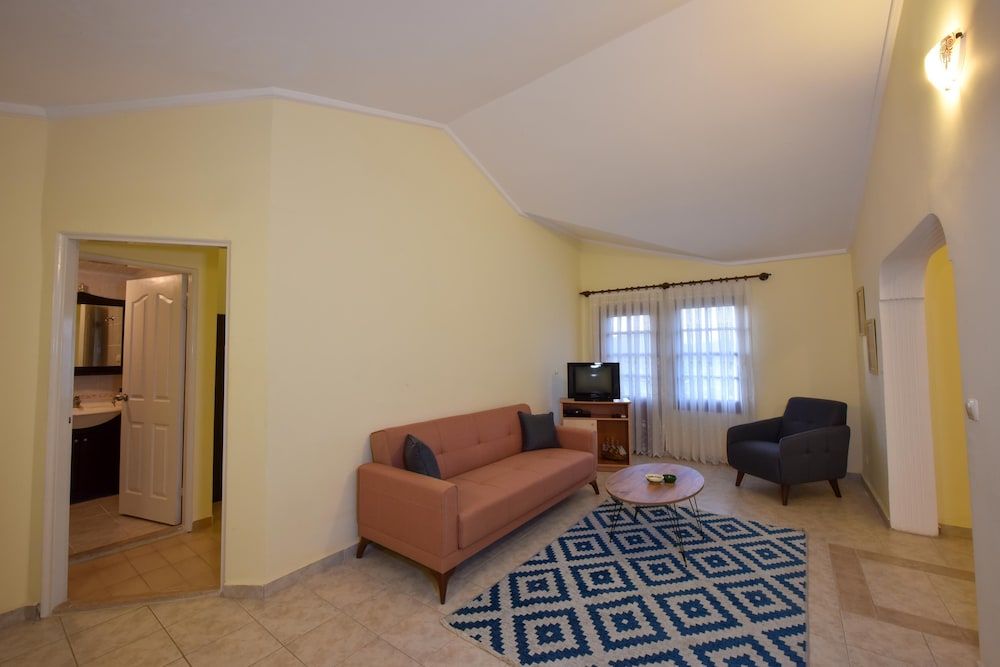 Bougainvillea Houses Family Apartment 14