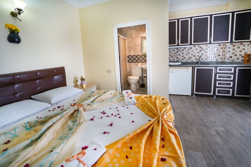 Noyan Apart Otel Basic Room, 1 Double Bed, Pool View 8