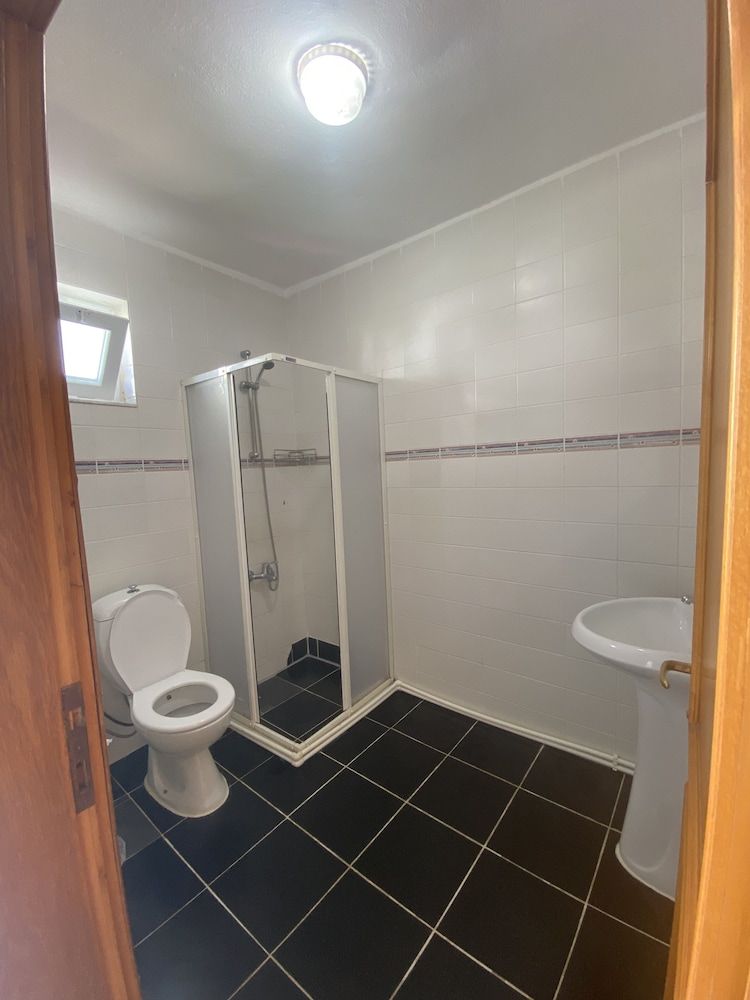 Greenway Hotel Family Triple Room 11