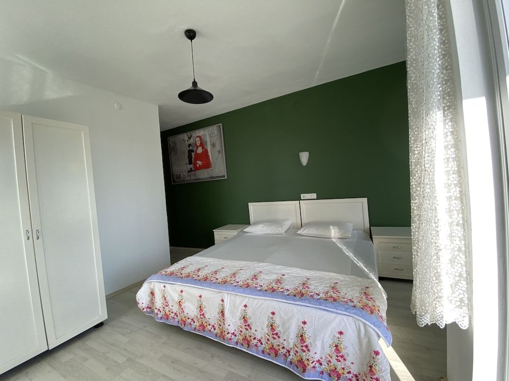 undefined Greenway Hotel 3