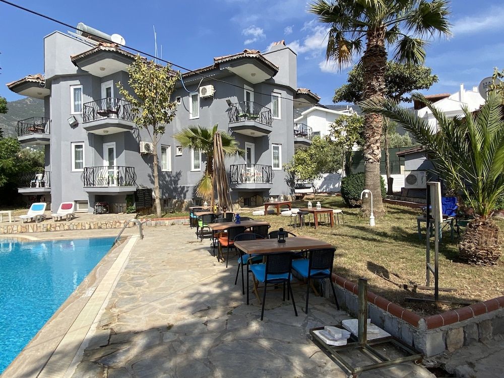 undefined Greenway Hotel 5