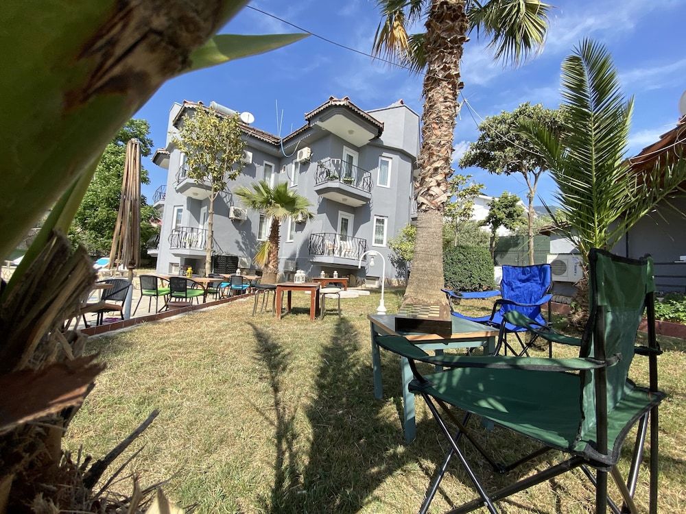 undefined Greenway Hotel 6