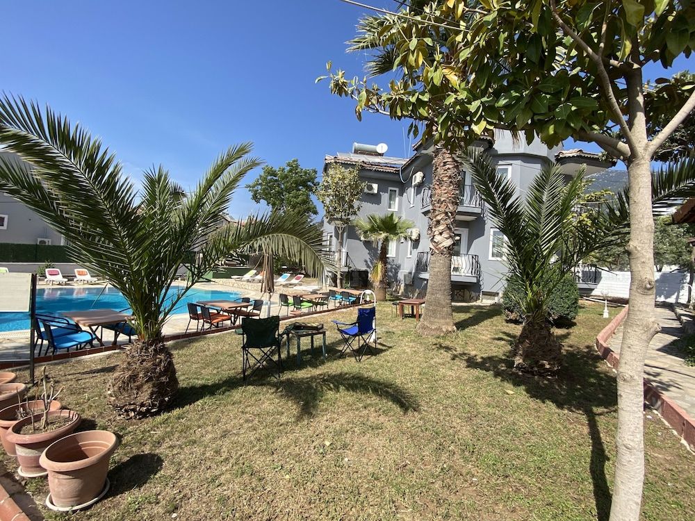 undefined Greenway Hotel 10