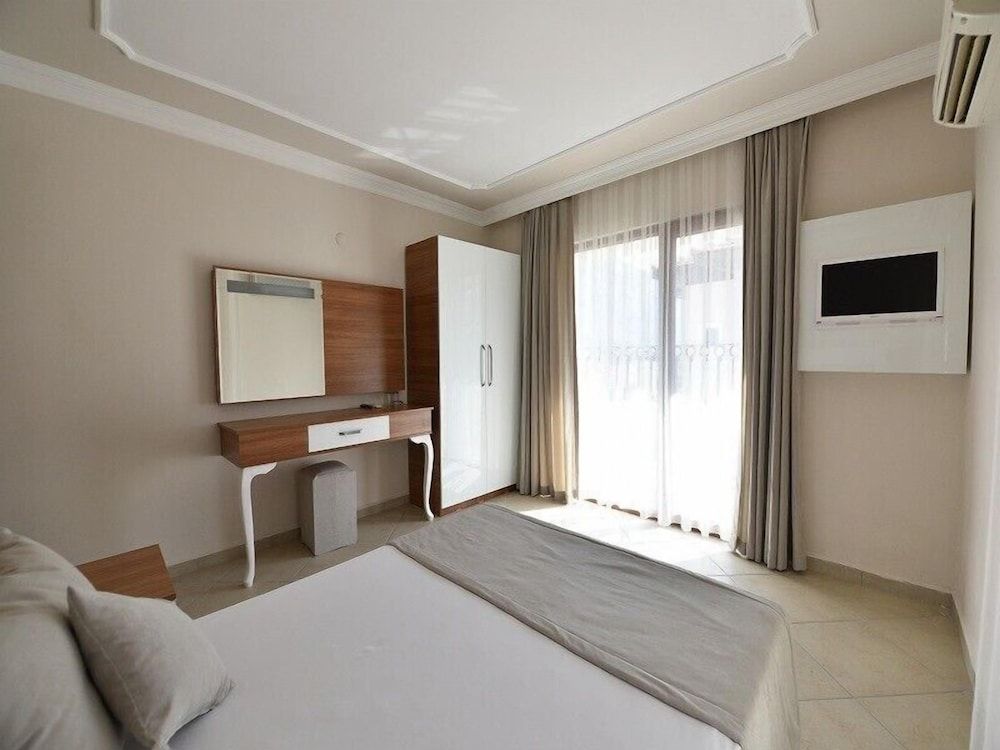 undefined Nicholas Park Hotel