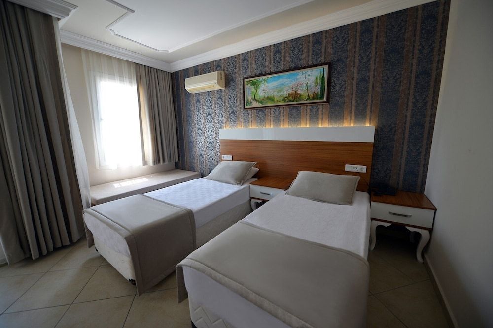 undefined Nicholas Park Hotel 2