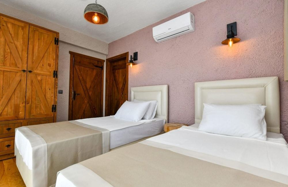 undefined Gorgeous Villa With Private Pool and Jacuzzi in Fethiye 7