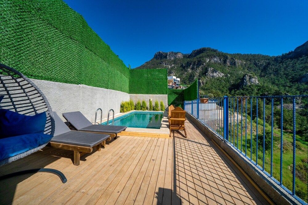 undefined Honeymoon Bungalow With Private Pool and Sea View 3