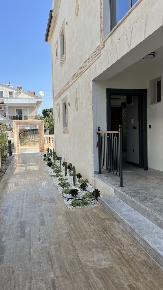 undefined Kalender Suits 5